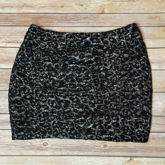 Bwear Dresses & Skirts - B•Wear By Amy Byer Black and Silver Cheetah Mini Skirt Size L Large (Juniors)